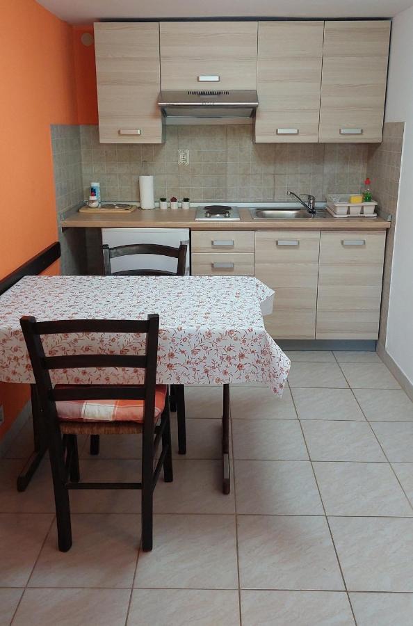 Apartment Drenovica Pula Exterior photo