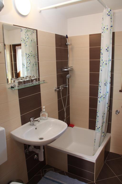 Apartment Drenovica Pula Room photo